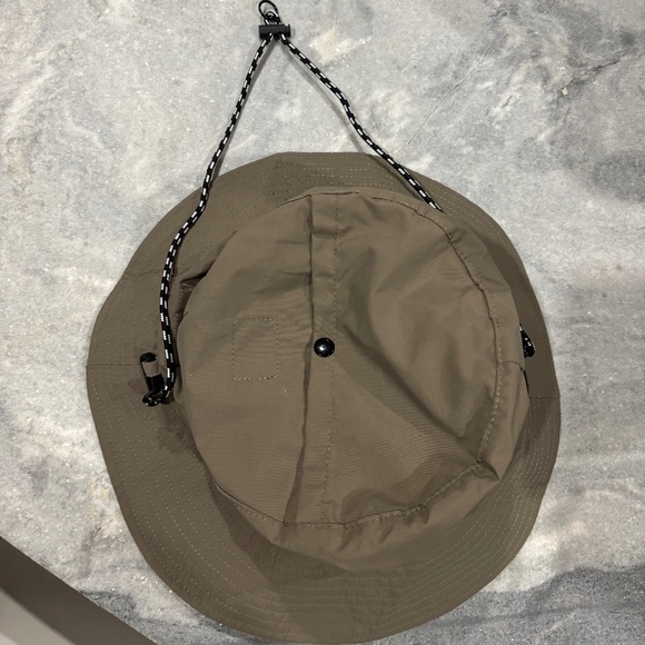 BUCKET HAT - Picture 8 of 11